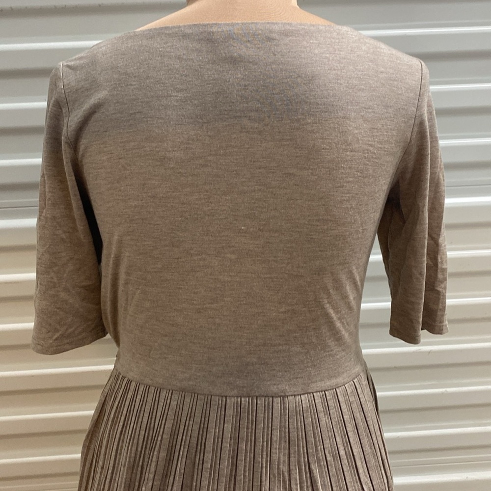 Banana Republic tan oatmeal half sleeve pleated knit midi dress - Picture 6 of 8